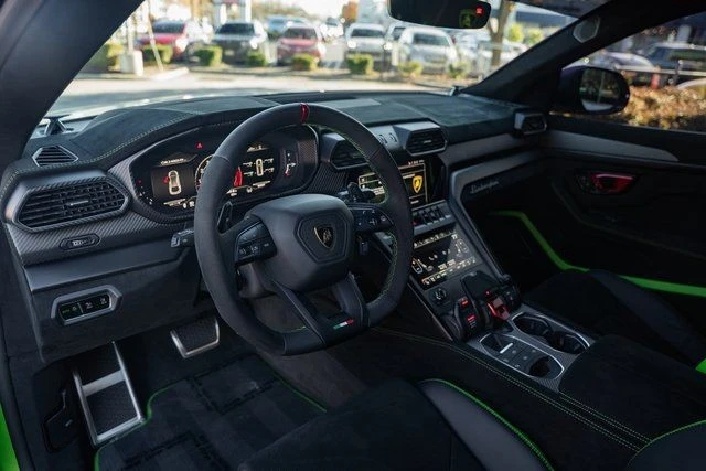 2024 Lamborghini Urus Performante - Image 28 of 31