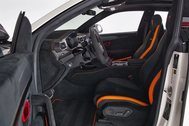 2024 Lamborghini Urus Performante - Image 19 of 21