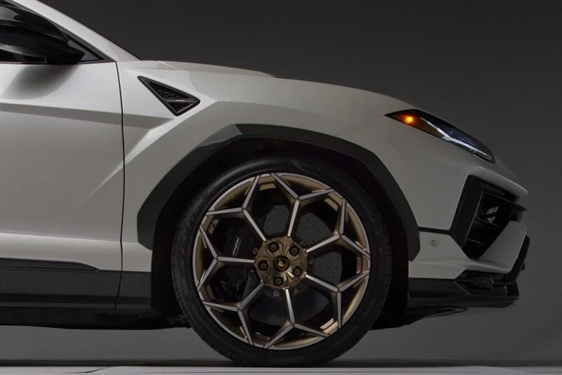 2024 Lamborghini Urus Performante - Image 15 of 21