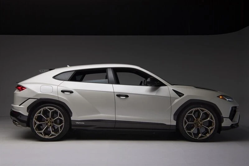 2024 Lamborghini Urus Performante - Image 13 of 21