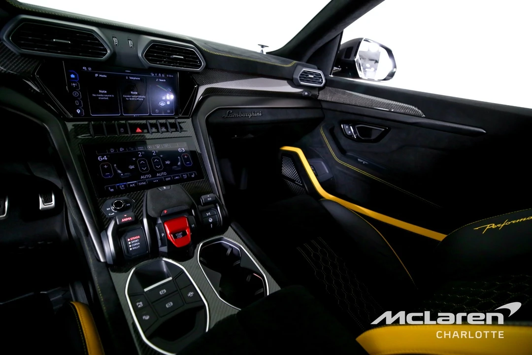 2024 Lamborghini Urus Performante - Image 15 of 31