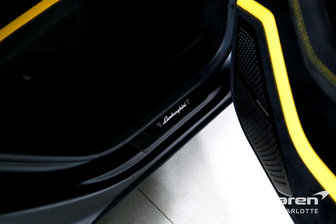 2024 Lamborghini Urus Performante - Image 25 of 31