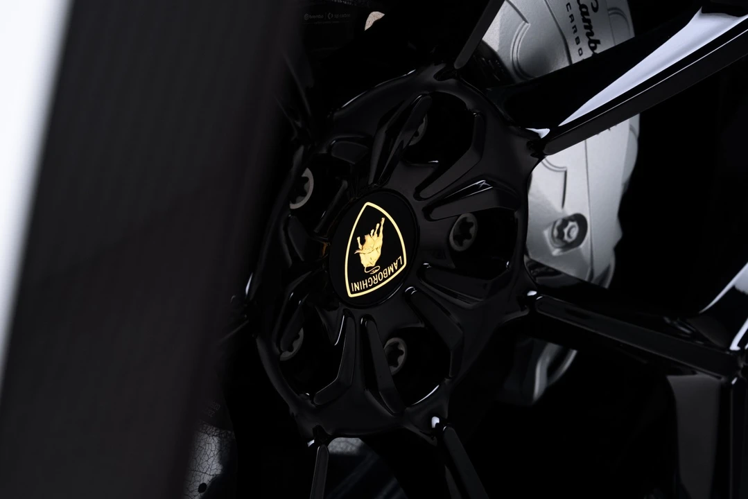 2024 Lamborghini Urus Performante - Image 19 of 31