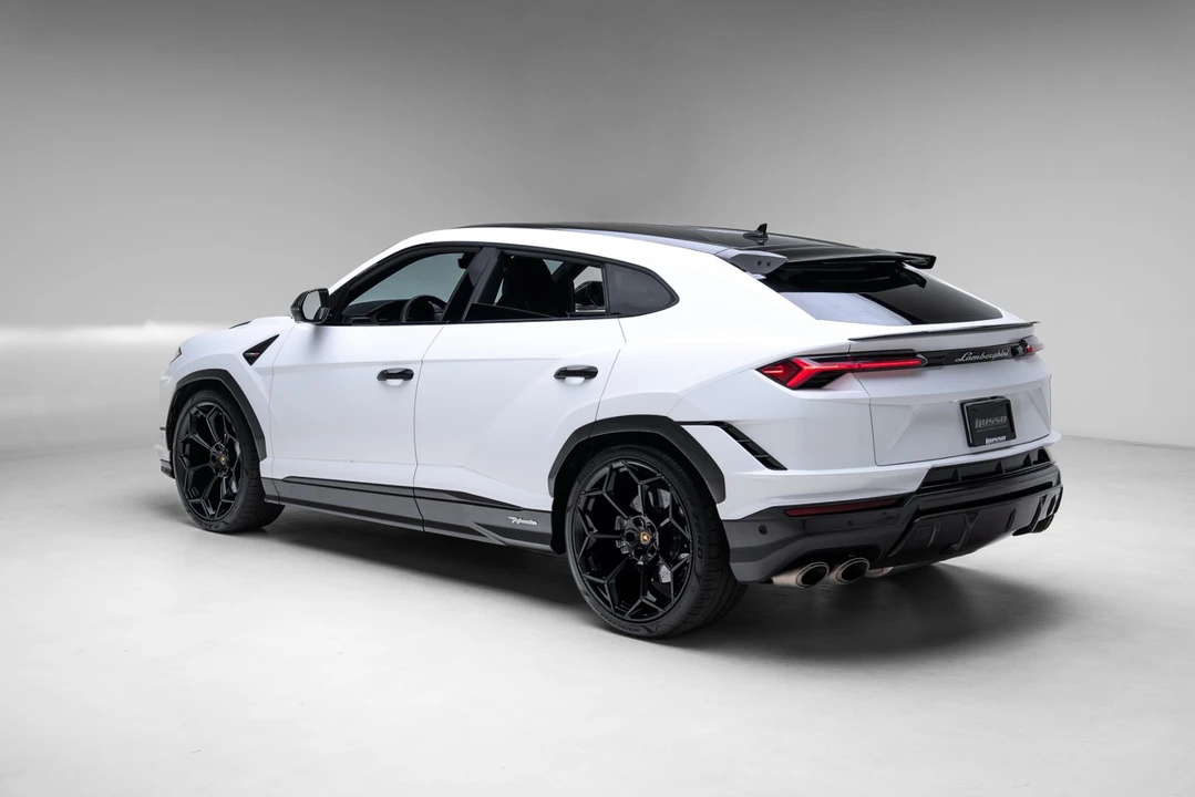 2024 Lamborghini Urus Performante - Image 28 of 31