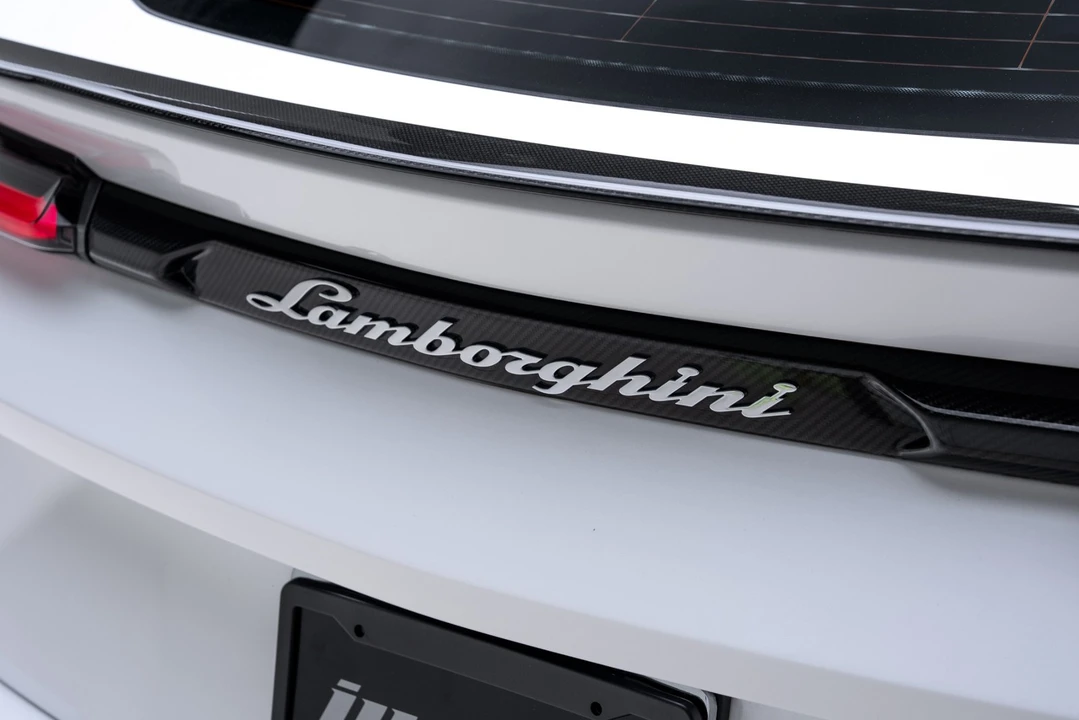2024 Lamborghini Urus Performante - Image 31 of 31