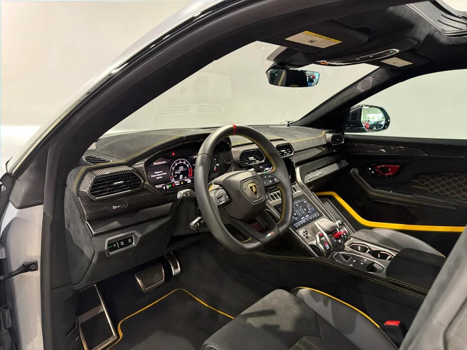 2024 Lamborghini Urus Performante - Image 23 of 31