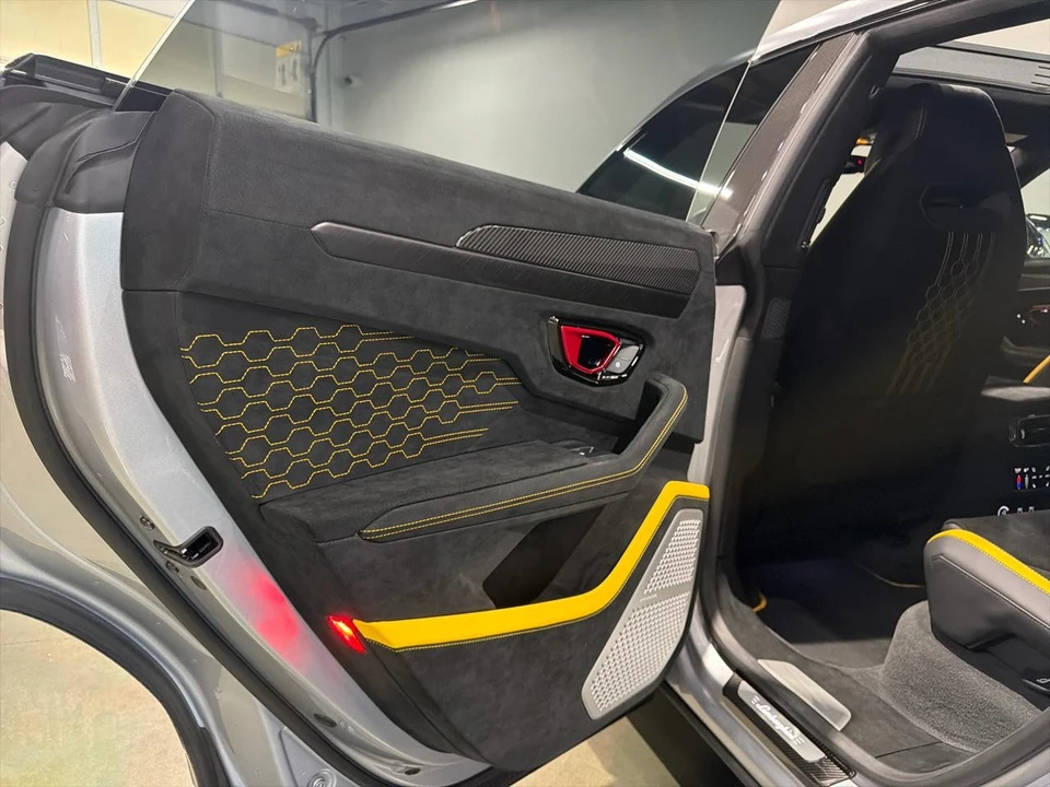 2024 Lamborghini Urus Performante - Image 29 of 31