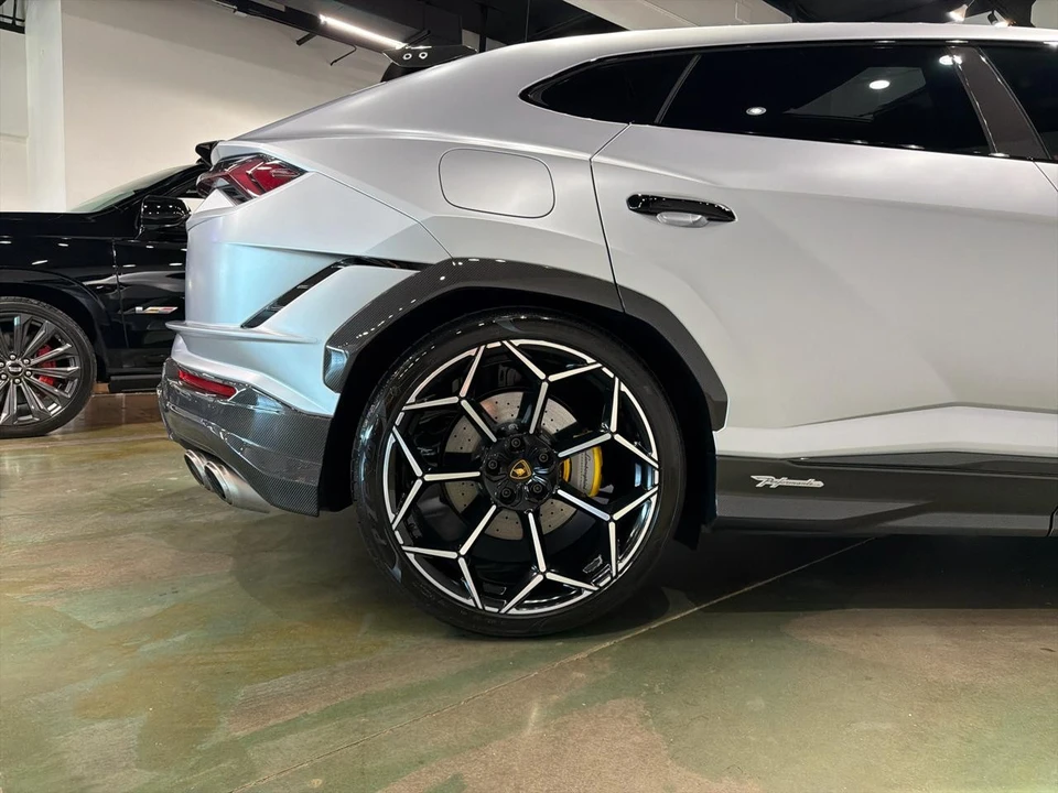 2024 Lamborghini Urus Performante - Image 9 of 31