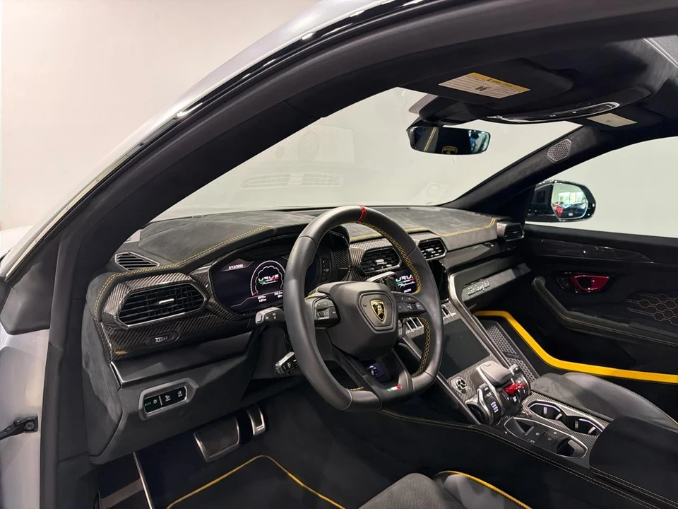 2024 Lamborghini Urus Performante - Image 22 of 31