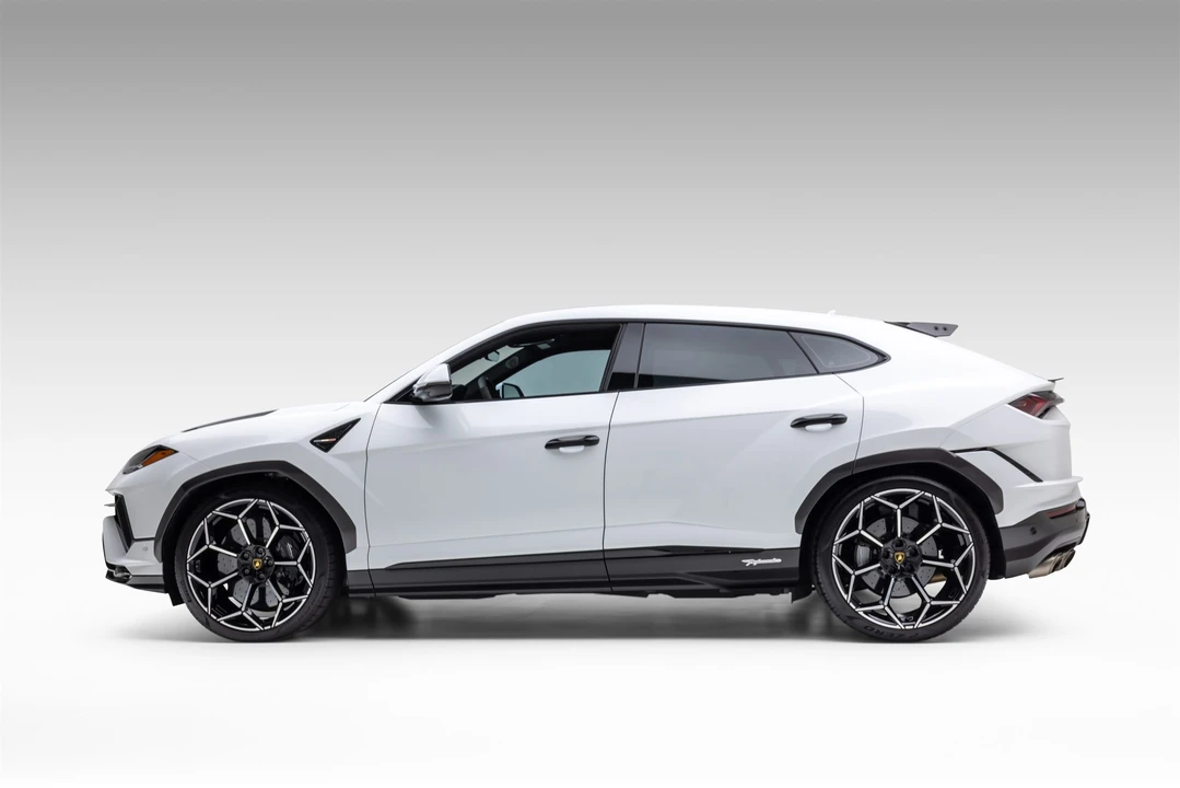 2024 Lamborghini Urus Performante - Image 17 of 31