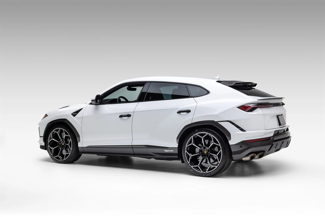 2024 Lamborghini Urus Performante - Image 16 of 31