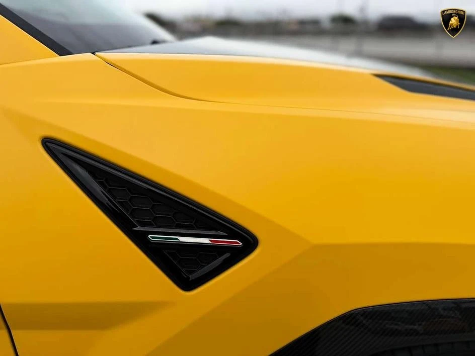 2024 Lamborghini Urus Performante - Image 15 of 31