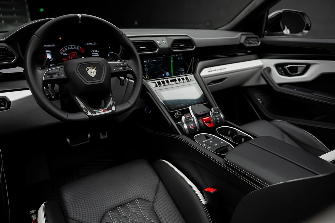 2024 Lamborghini Urus S - Image 2 of 31