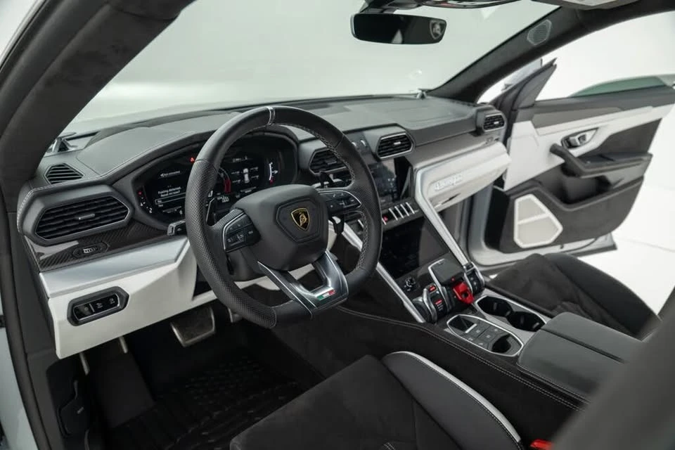 2024 Lamborghini Urus S - Image 9 of 20