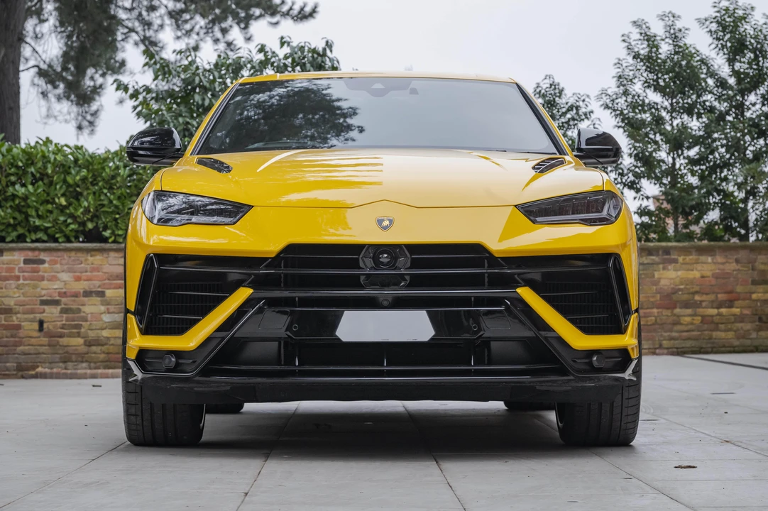 2024 Lamborghini Urus S - Image 2 of 31