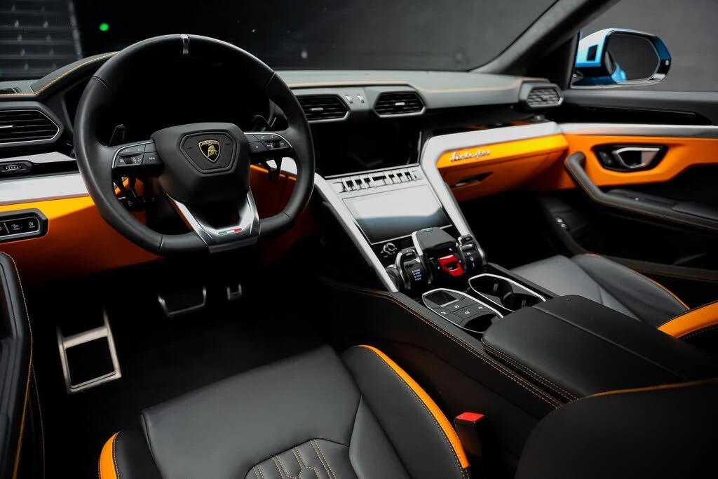 2024 Lamborghini Urus S - Image 2 of 31