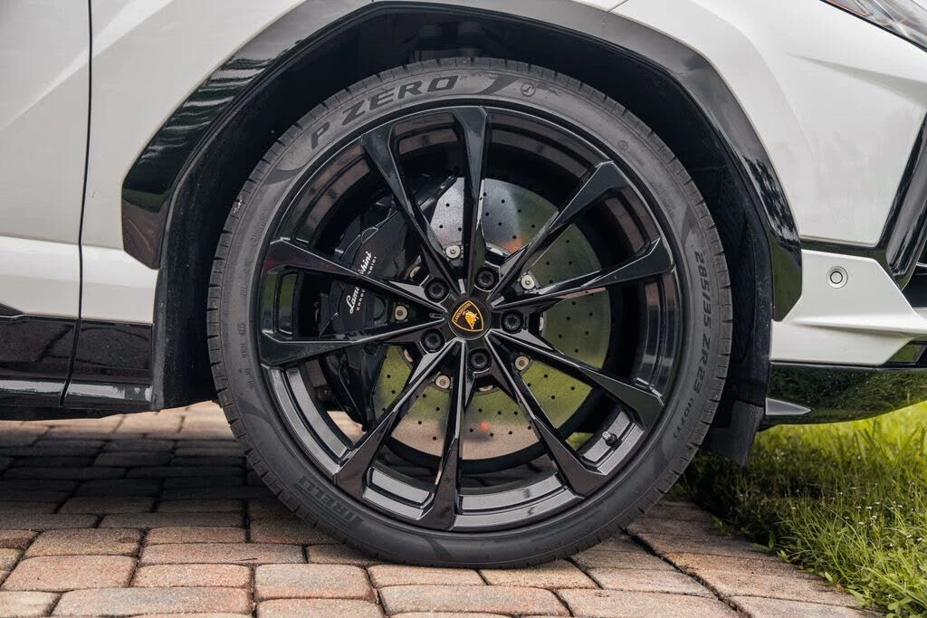 2024 Lamborghini Urus S - Image 15 of 31