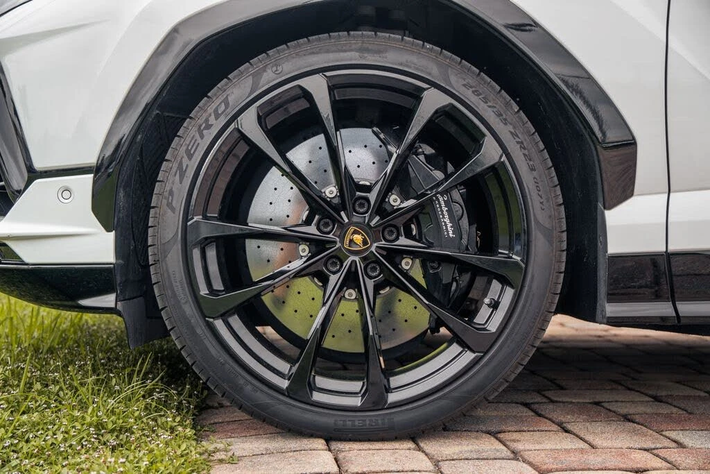 2024 Lamborghini Urus S - Image 16 of 31