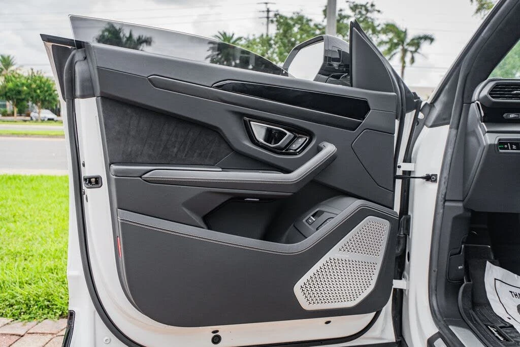 2024 Lamborghini Urus S - Image 18 of 31