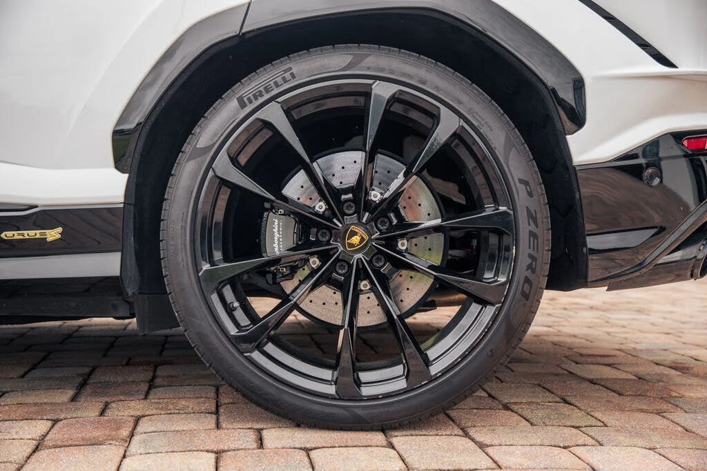 2024 Lamborghini Urus S - Image 17 of 31