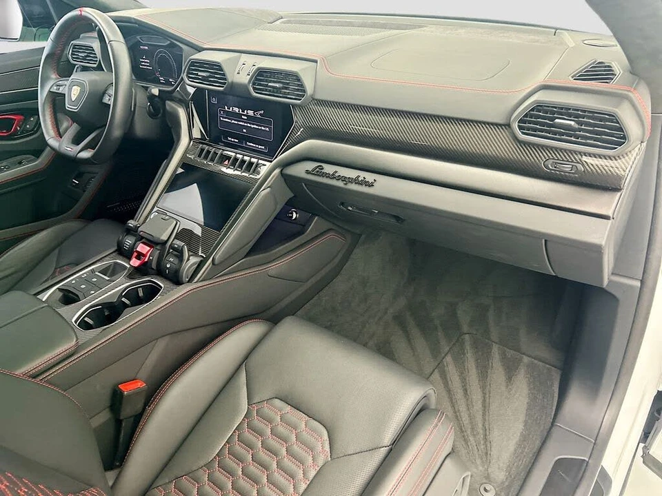 2024 Lamborghini Urus S - Image 16 of 31