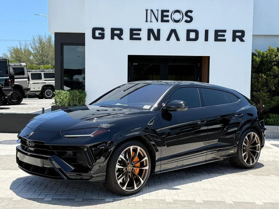 2024 Lamborghini Urus S - Image 2 of 31