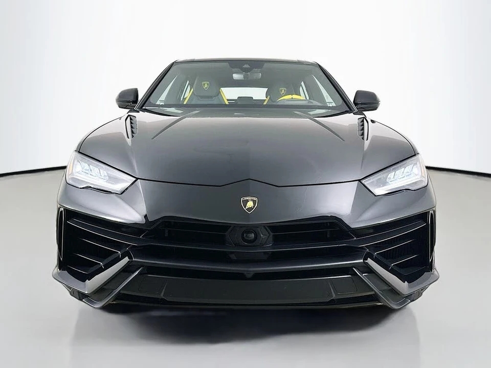 2024 Lamborghini Urus S - Image 2 of 31