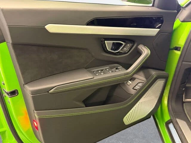 2024 Lamborghini Urus S - Image 15 of 31