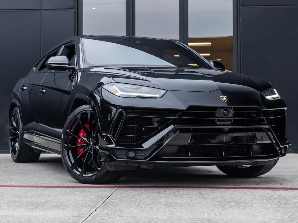 2024 Lamborghini Urus S - Image 2 of 31