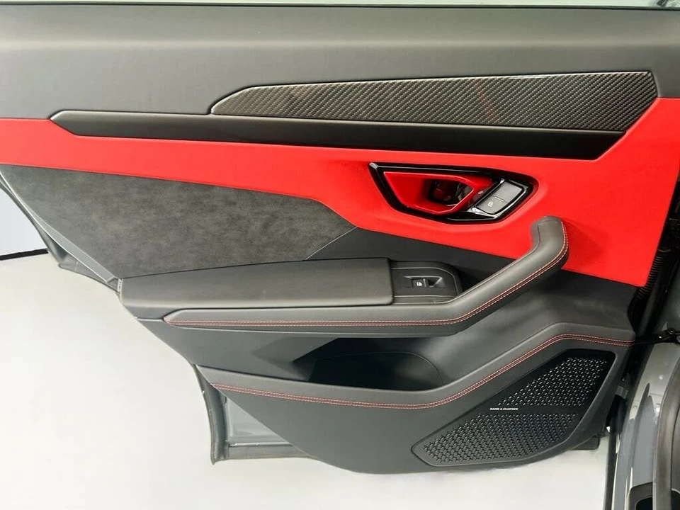2024 Lamborghini Urus S - Image 25 of 31