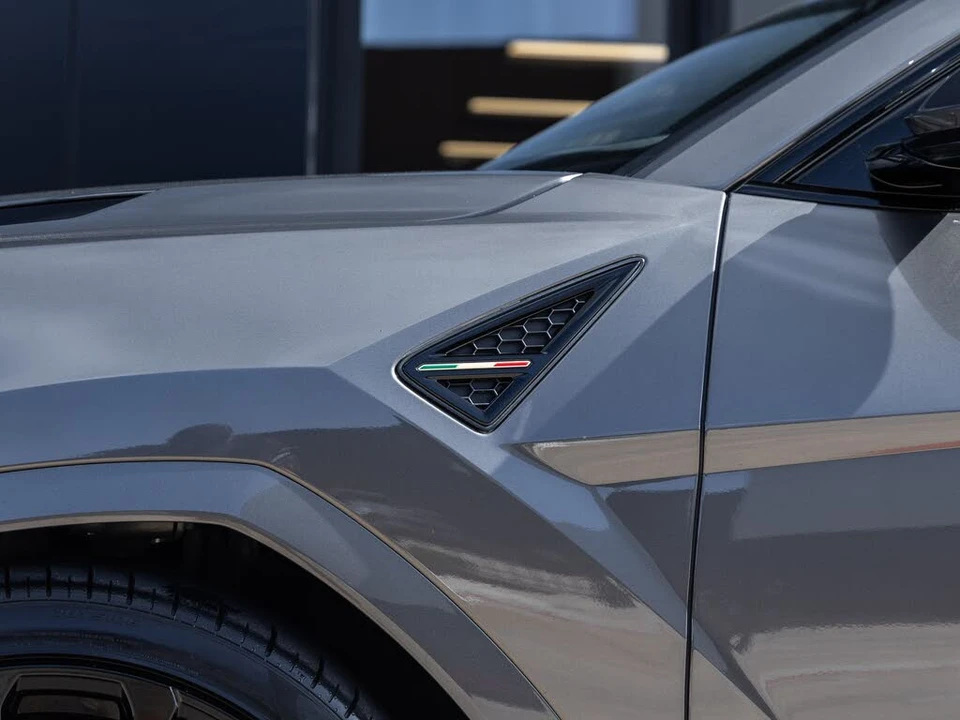 2024 Lamborghini Urus S - Image 15 of 31