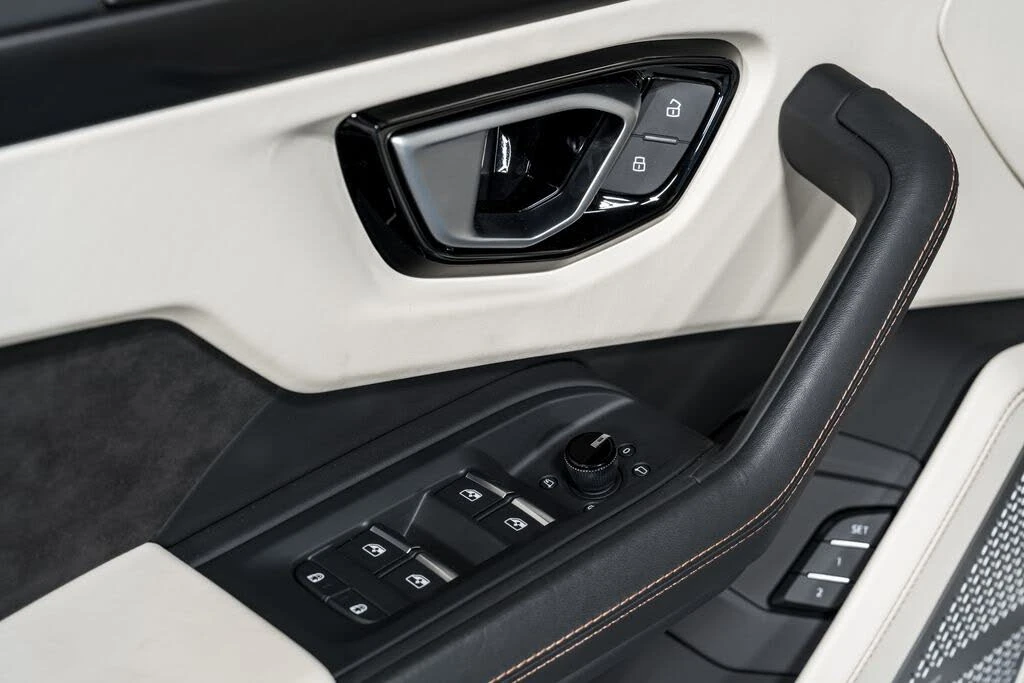 2024 Lamborghini Urus S - Image 10 of 31