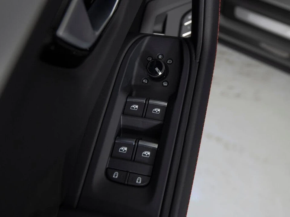 2024 Lamborghini Urus S - Image 12 of 31