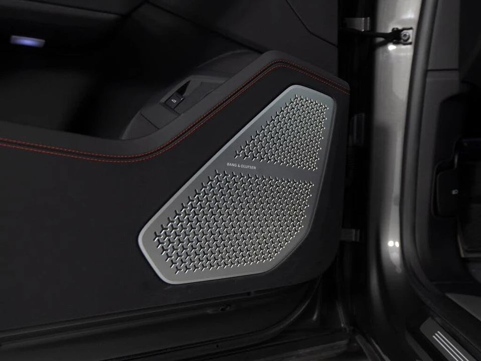 2024 Lamborghini Urus S - Image 13 of 31