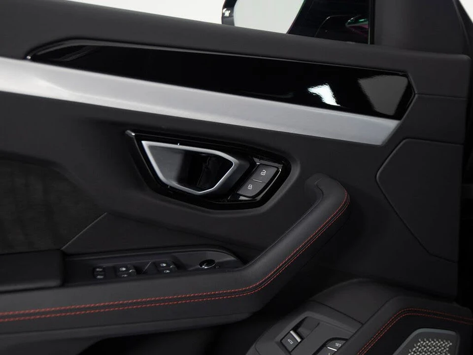 2024 Lamborghini Urus S - Image 11 of 31