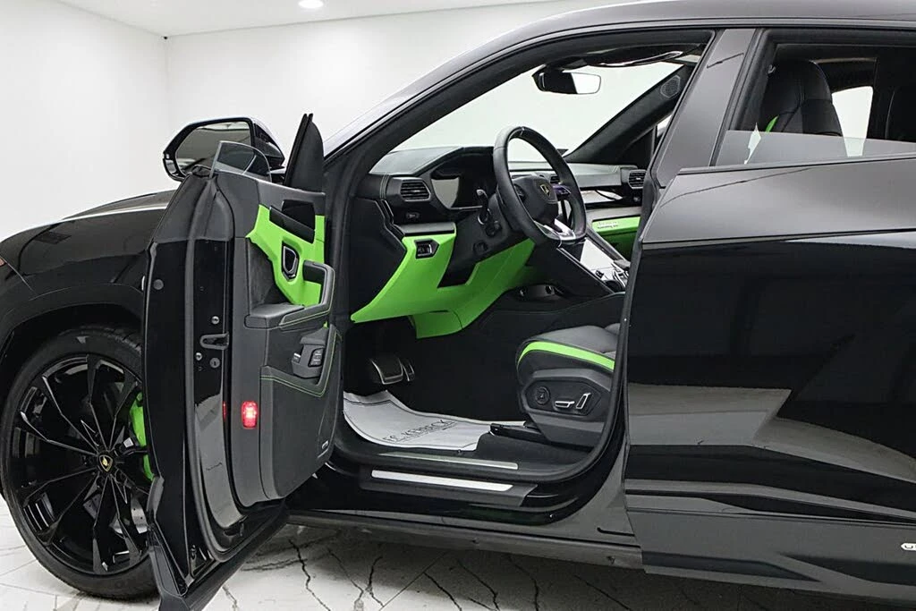 2024 Lamborghini Urus S - Image 8 of 31