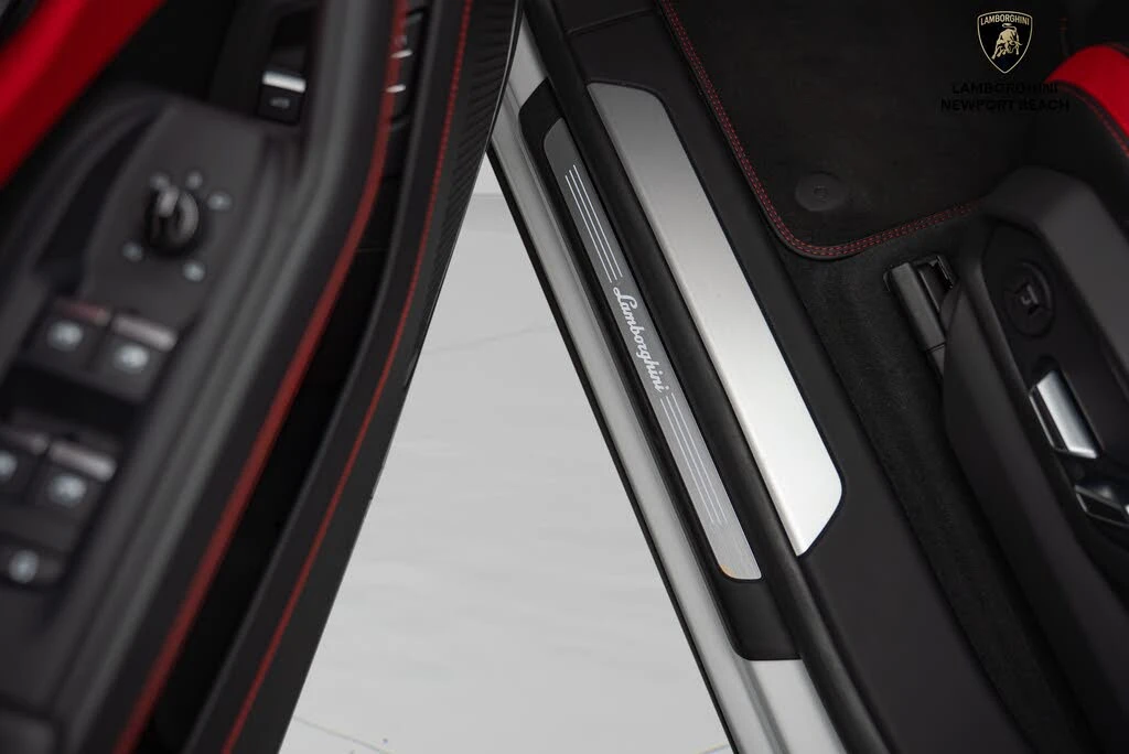 2024 Lamborghini Urus S - Image 17 of 31