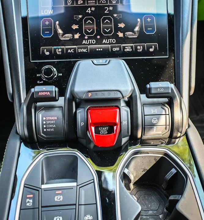 2024 Lamborghini Urus S - Image 16 of 31