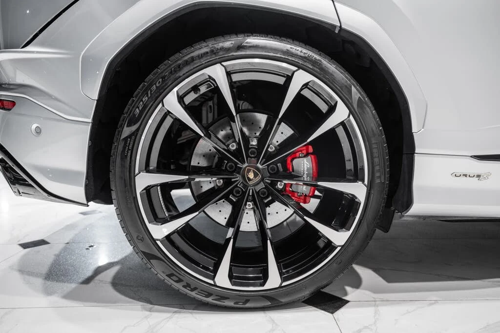 2024 Lamborghini Urus S - Image 15 of 31