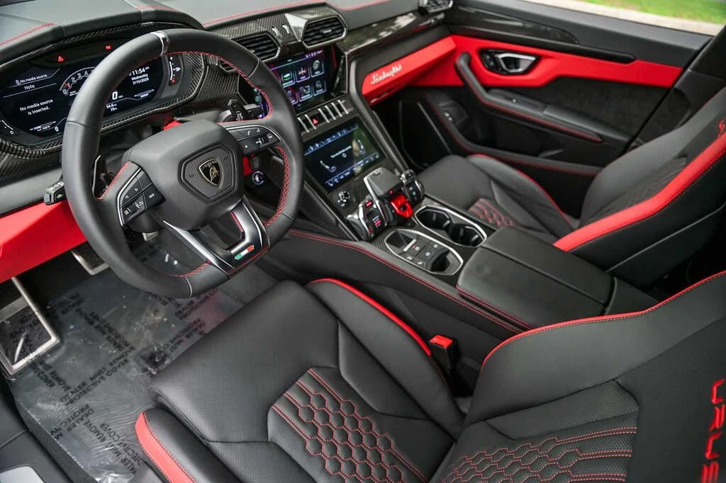2024 Lamborghini Urus S - Image 4 of 31