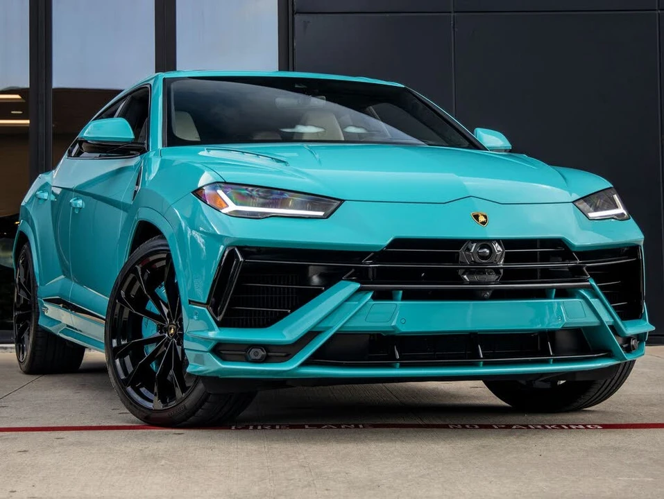2024 Lamborghini Urus S - Image 2 of 31