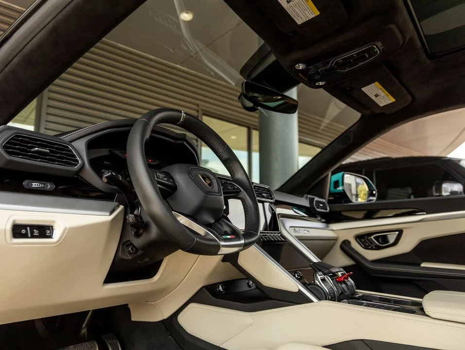 2024 Lamborghini Urus S - Image 28 of 31
