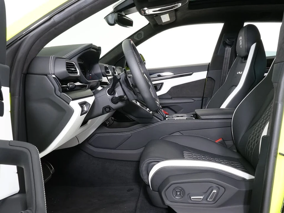 2024 Lamborghini Urus S - Image 4 of 31