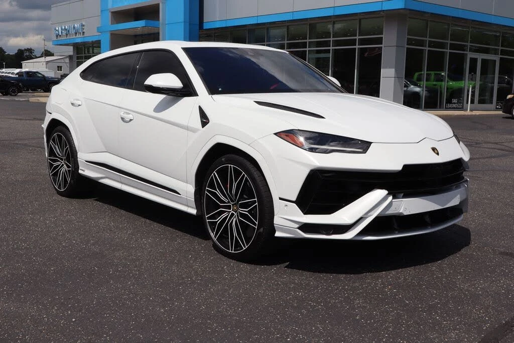 2024 Lamborghini Urus S - Image 2 of 31