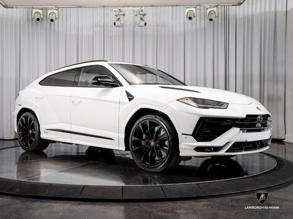 2024 Lamborghini Urus S - Image 2 of 31