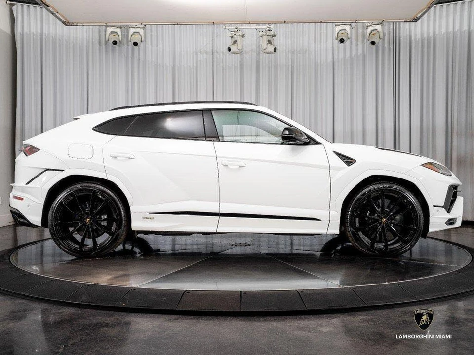 2024 Lamborghini Urus S - Image 7 of 31