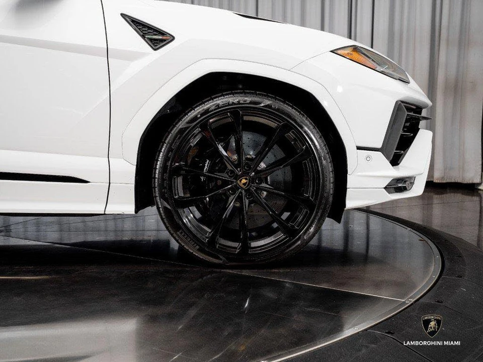 2024 Lamborghini Urus S - Image 15 of 31