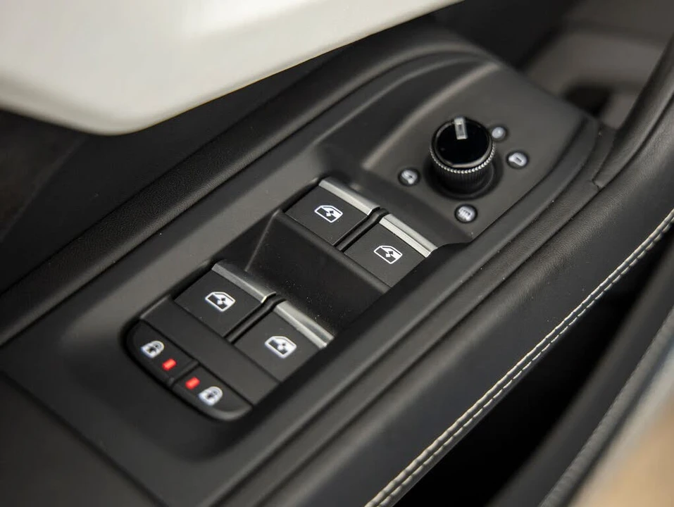 2024 Lamborghini Urus S - Image 19 of 31