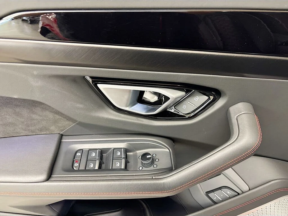 2024 Lamborghini Urus S - Image 19 of 31