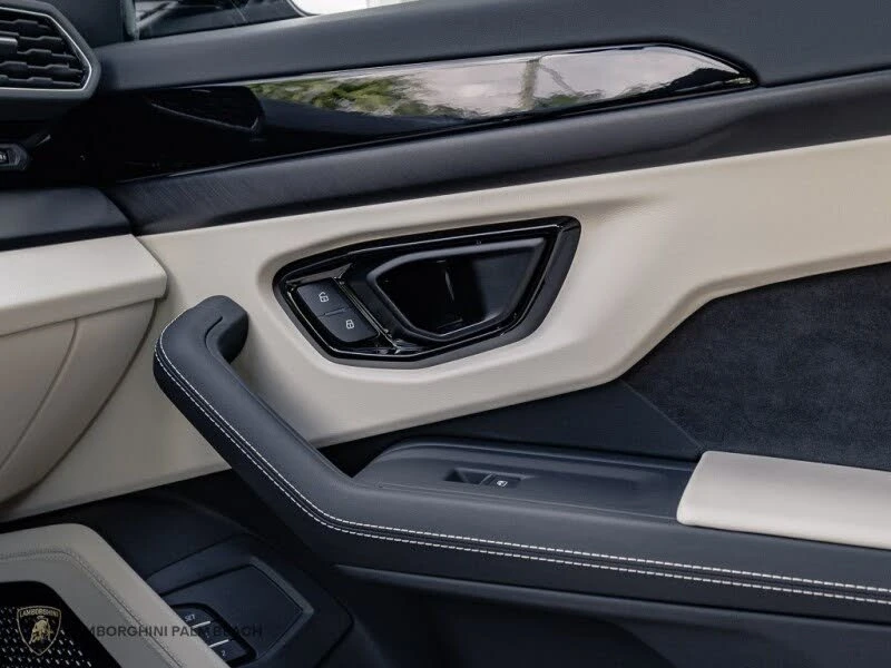 2024 Lamborghini Urus S - Image 13 of 31